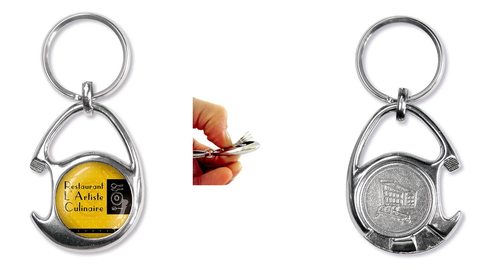 Schlüsselanhänger mit einkauf-chip und flaschenöffner